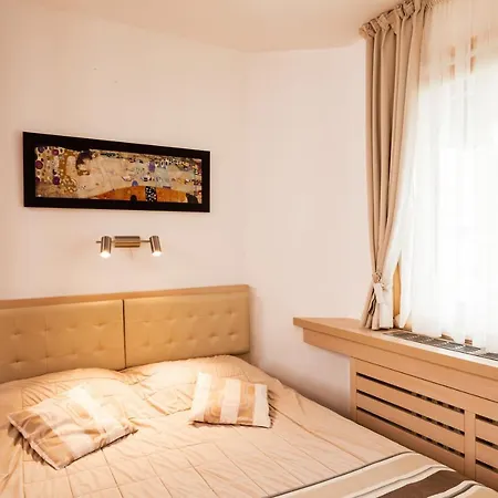 Premia Konaci Apartment *